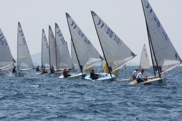 lamarinadiscarlinoeurofinn2008may4practiceracedownwind2.jpg